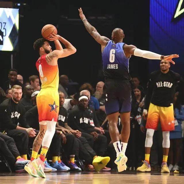 免费在线观看高清无插件赛事直播平台-【观点】无聊!全明星提前遭遇七年之痒 问题出在哪?